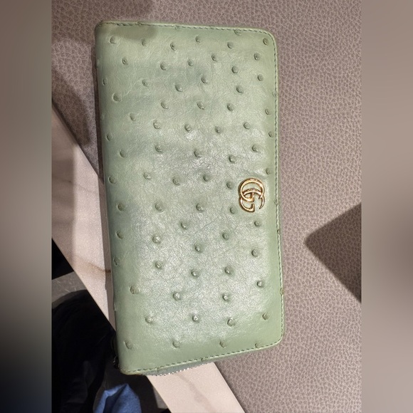 RARE Gucci Ostrich Zippy Wallet! - Picture 1 of 6